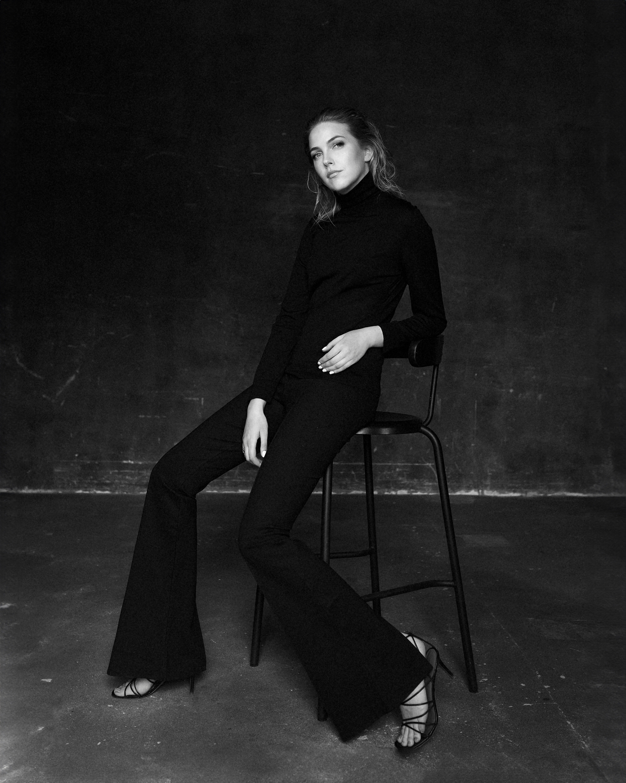 Asmeninė portretinė fotosesija studijoje – juodai baltas portretas“